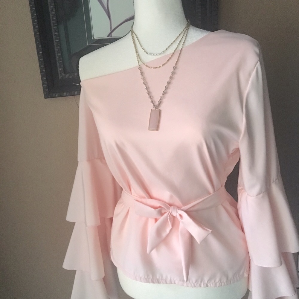 Sexy Exposed Shoulder Bell Sleeve Top - Picture 4 of 6